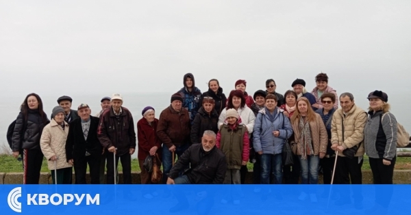 Възрастни хора от Дома в Силистра на пролетна екскурзия до Балчик и Калиакра