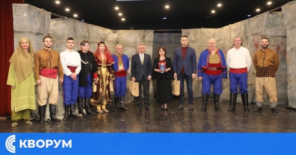 Силистренският театър гостува в Дулово с пиесата "Родината, или Силистра"