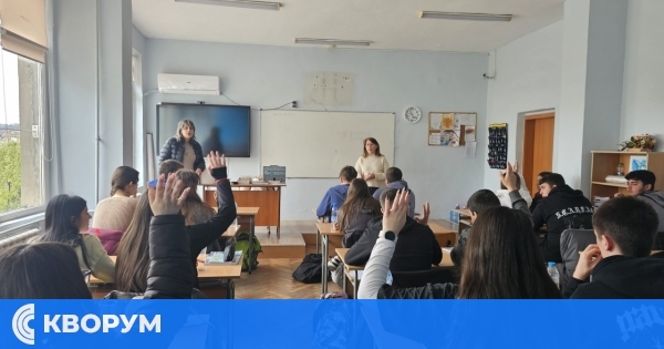 "Библиотека в кутия" гостува на гимназистите в Силистра