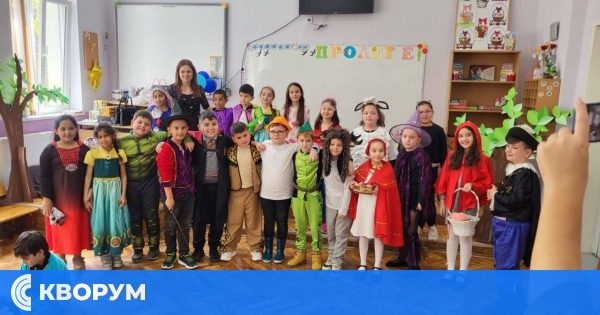 Малките актьори от II б клас на ОУ "Христо Смирненски" – Дулово пренесоха публиката в чудния свят на приказките