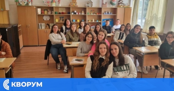 "Връстници обучават връстници": Превенция чрез обучение в училище в с. Паисиево