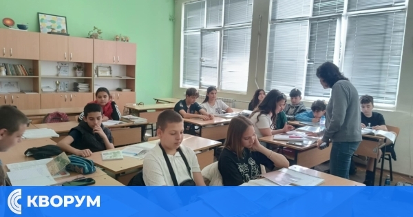 Ученици от СУ "Христо Ботев" – Тутракан научиха за началото на печатното дело в своя град