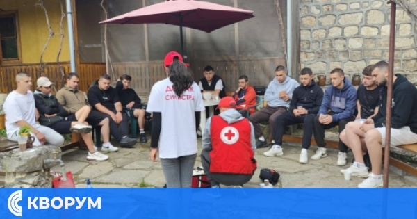 Ученици от ПЗГ "Добруджа" – Силистра участваха в обучение за оказване на първа помощ и ориентиране в пресечена местност