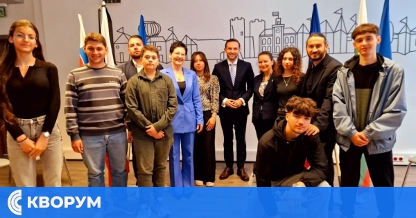 Младежи от Силистра участваха във форум за побратимени градове в Чеханов, Полша