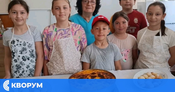 Малки кулинари в Коларово учат да готвят сами – мусака и турски десерт оживяха в кухнята на читалището