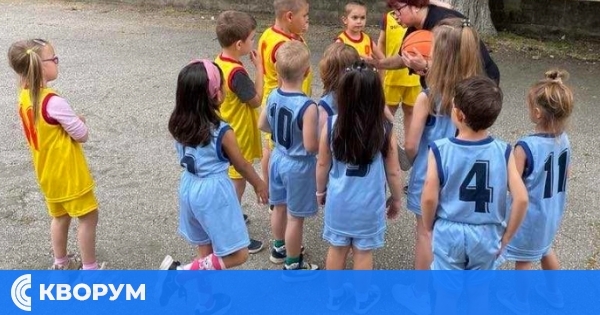 Деца от ДГ "Иглика" – Силистра се включиха в игра по баскетбол с треньор Росица Тодорова