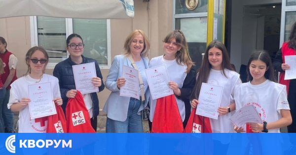 Отборът на СУ "Христо Ботев" – Тутракан с първо място в областния кръг по първа долекарска помощ