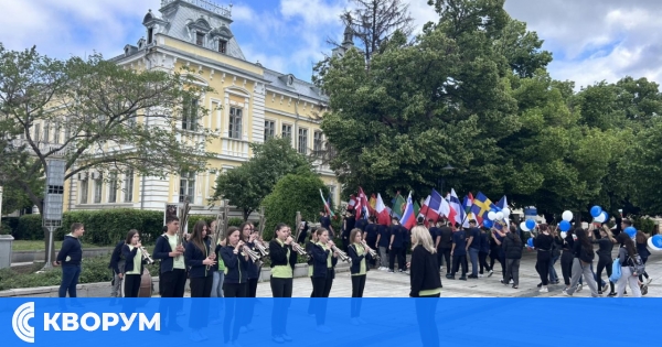 Шествие със знамена и музика изпълни центъра на Силистра за Деня на Европа