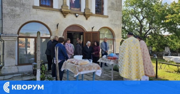 Добротица отбеляза храмовия празник на църквата "Св. Св. Кирил и Методий" с литургия и общоселски курбан