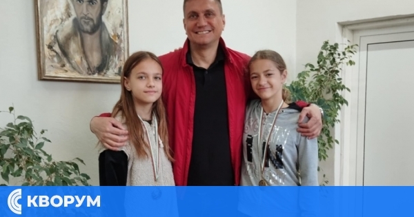 Гордост за СУ "Н. Й. Вапцаров" – Ралина и Йоана са шампиони на България по баскетбол