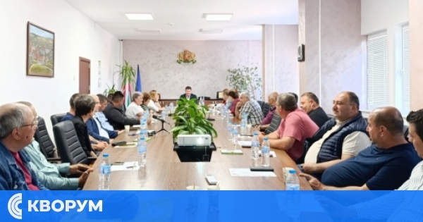 Работна среща с кметовете в Община Главиница: Бюджет 2025, прозрачност, екология и ВиК проблеми в дневния ред