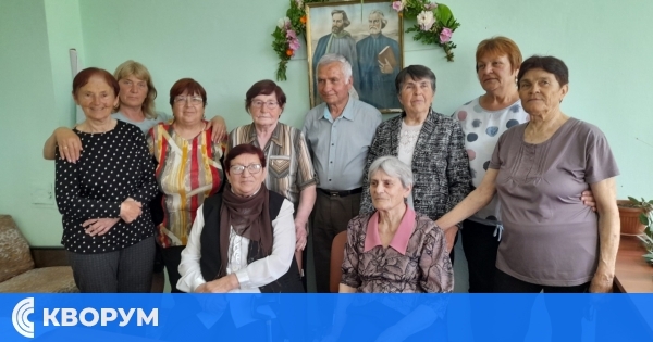 Празнична среща с пенсионирани учители в село Белица по случай 24 май