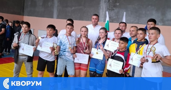 Отлично представяне на СК "Доростол" – Силистра на турнира по борба в село Искра