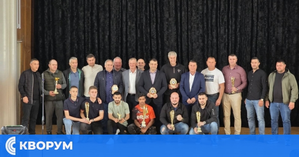 Наградиха отличените в група "Изток" и "Запад" на Областното първенство в Силистра