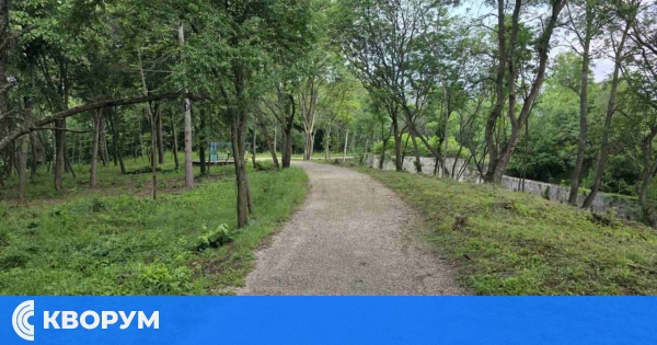 Облачен и дъждовен петък