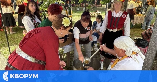 Село Шуменци – сцена на живото българско наследство: колекционери от цялата страна представиха автентични носии