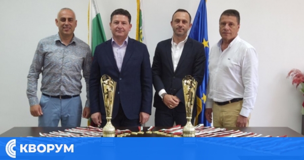 Футболна слава за Главиница: Наградиха шампионите на Западната група в областното първенство