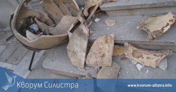 Вандали счупиха римска делва, разположена на входа на Археологическия музей