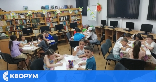 Рисуване и въображение оживиха "13 зайчета" във филиала на Регионалната библиотека
