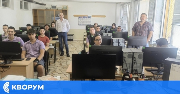 Учениците от СУ "Васил Левски" – Дулово завършиха успешно производствената си практика като приложни програмисти