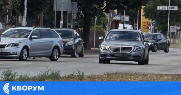Катастрофа между два автомобила на бул. "7-ми септември" в Силистра затрудни трафика