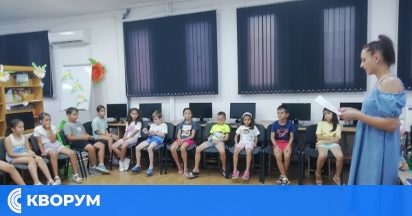 Малките летовници от Филиала на библиотеката в Силистра се превъплътиха в модни дизайнери