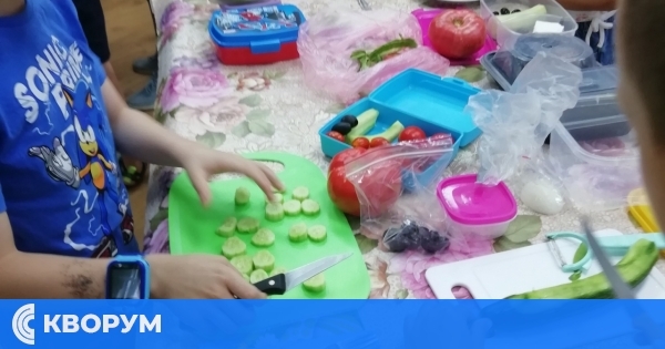 Шопска салата, лютеница и сръчни ръце: вкусен ден в лятната програма на РБ "Партений Павлович"