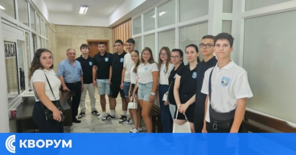Ученици от СУ "Йордан Йовков" – Окорш с образователно посещение в Дирекция "Местни данъци и такси" към Община Дулово