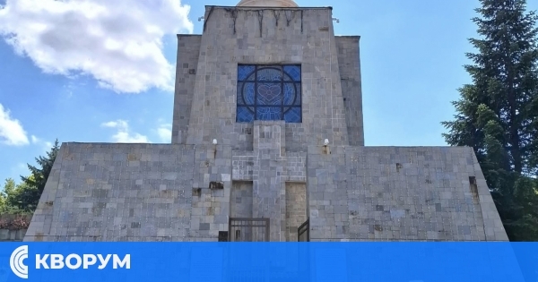 Силистренски туристи на път към Родопите – първа спирка Хасково и най-високата в света статуя на Богородица