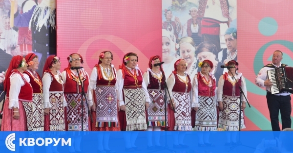 Фолклорна група от Калипетрово с достойно участие на фестивала за самодейци в Балчик