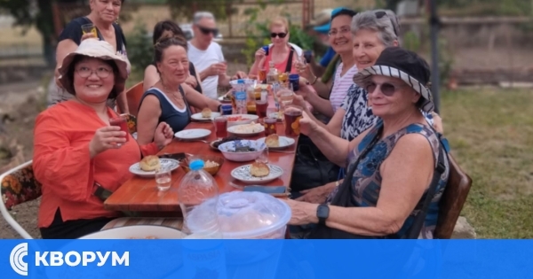 Американци се потопиха в българската култура и традиции в с. Проф. Иширково