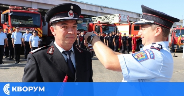 В Кълъраш с аплодисменти изпратиха в пенсия дългогодишен диспечер на пожарната