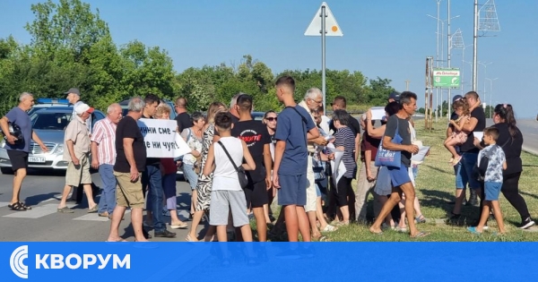 Добричлии блокираха движението при изхода на Добрич за Силистра