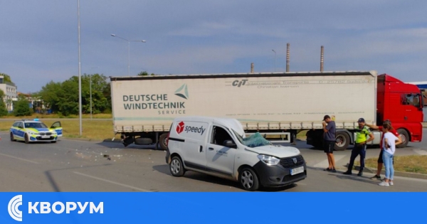 Катастрофа между лек автомобил и тир с украинска регистрация на бул. "Тутракан" в Русе