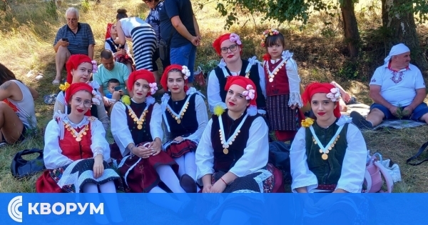 "Моминска броеница" от Силистра с Първа награда и златен медал от Националния събор в Копривщица