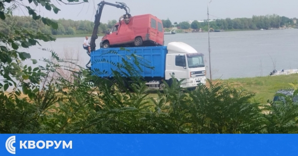 Прибраха изгорелия бус край Дунав в Силистра – липсата на полицейски бюлетин оставя гражданите основен източник на информация