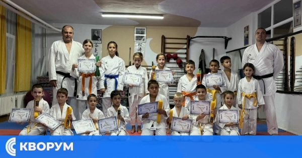 Малките каратеки от Силистра заслужиха нови колани на междинен изпит