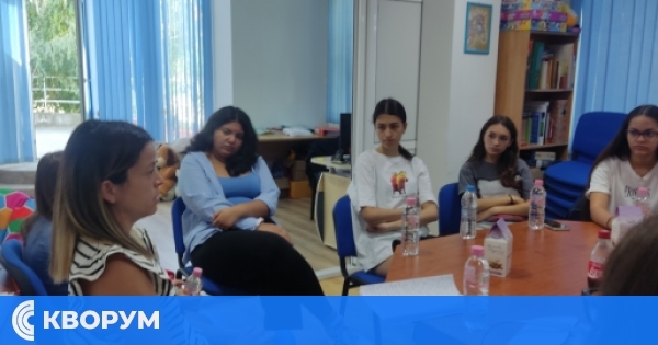 Младежите от Превантивния център с урок по журналистика