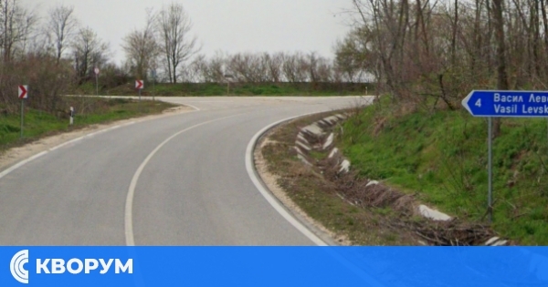 Автомобил излезе от пътя край село Васил Левски