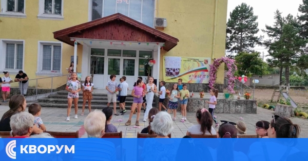 Децата от НЧ "Светлина" – с. Смилец с първи концерт пред публика