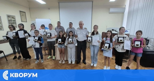 Ученици от ОУ "Д-р Петър Берон" – с. Чернолик с призови места в областен конкурс за рисунка