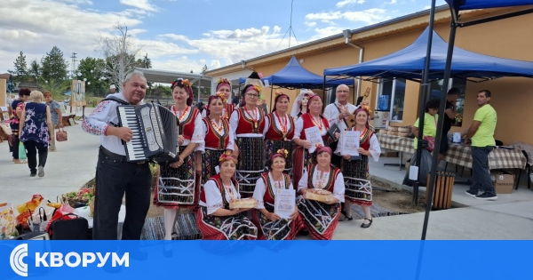 Самодейците от Попина с голям успех на фолклорния фестивал "Ценово пее и танцува"