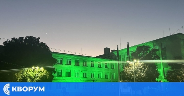 Сградата на Община Силистра осветена в зелено в подкрепа на кампанията Light Up for Mito