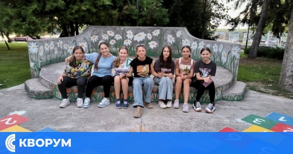 Детска школа преобрази с цвят кът от Дунавския парк в Силистра