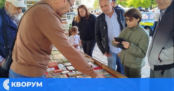 Силистренецът Димитър Георгиев впечатли с колекцията си на първия ретро парад в Троян