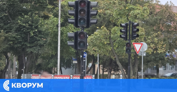 Неработещ светофар създава затруднения на едно от най-натоварените кръстовища в Силистра