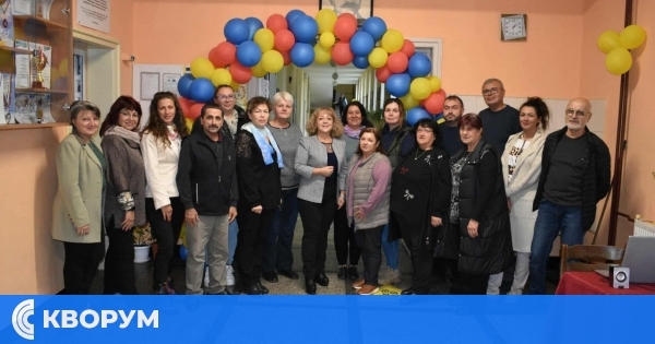 Учениците от ОУ "Цанко Церковски" – Средище трогнаха учителите с емоционален видеоподарък