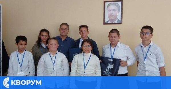 Ученици от ОУ "Отец Паисий" – с. Добротица влязоха в ролята на кмет и общински съветници по повод Деня на българската община