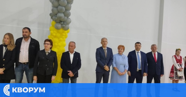 Красимир Вълчев и Александър Сабанов откриха новата спортна придобивка в ПГСУАУ "Атанас Буров"