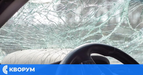 Катастрофа тази сутрин край село Черковна – автомобил се удари в дърво